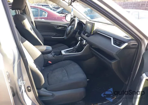 2020 Toyota Rav4 Xle z USA, uszkodzony, nr VIN 2T3P1RFV0LC069209